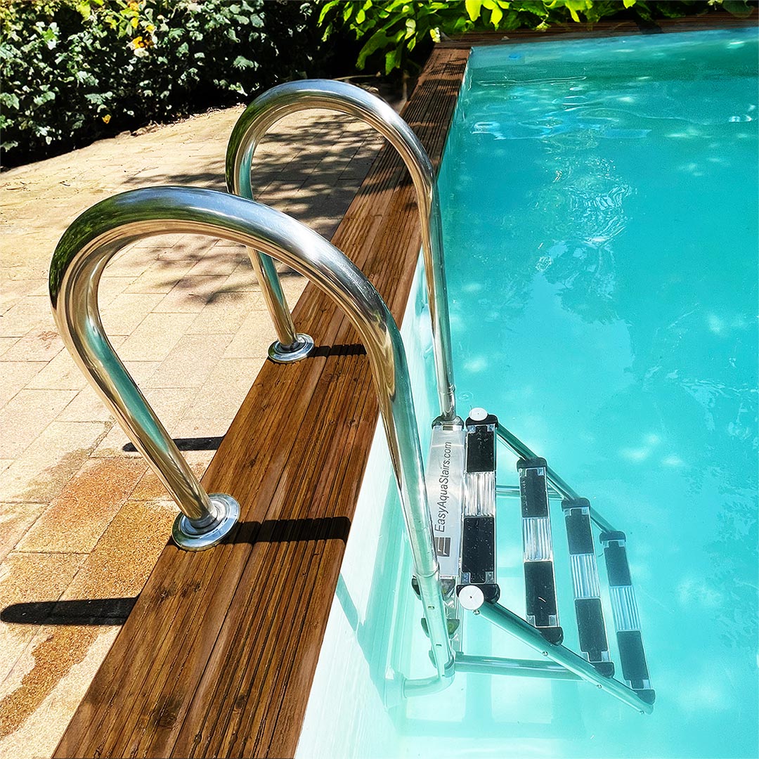 EASY AQUA STAIRS click on swimming pool stair system. Get in and out of the pool easily, comfortably and safely with EASY AQUA STAIRS.